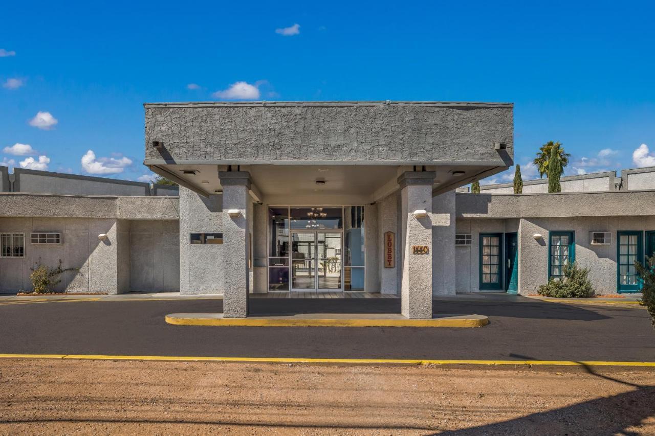 Knights Inn Tucson D.M.A.F Area Exterior photo